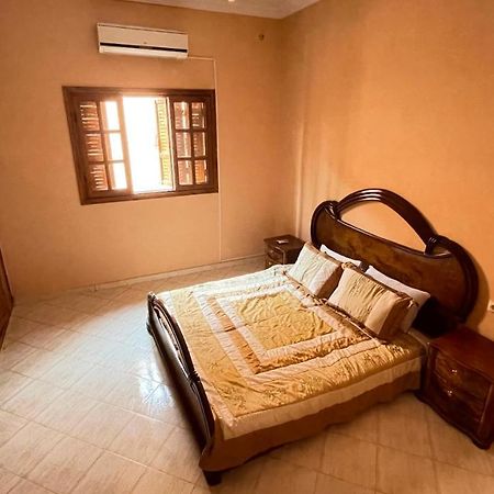Maison De Ville Agreable Avec Un Patio Marocain Ouarzazate Exterior photo
